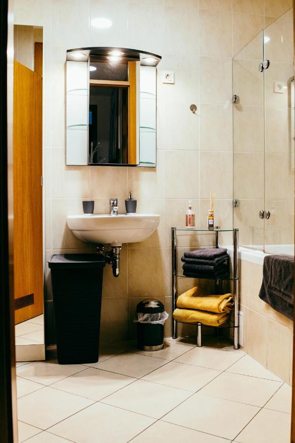 Hermes Apartment & 2 Free Garage Secured Parkings Любляна Екстер'єр фото